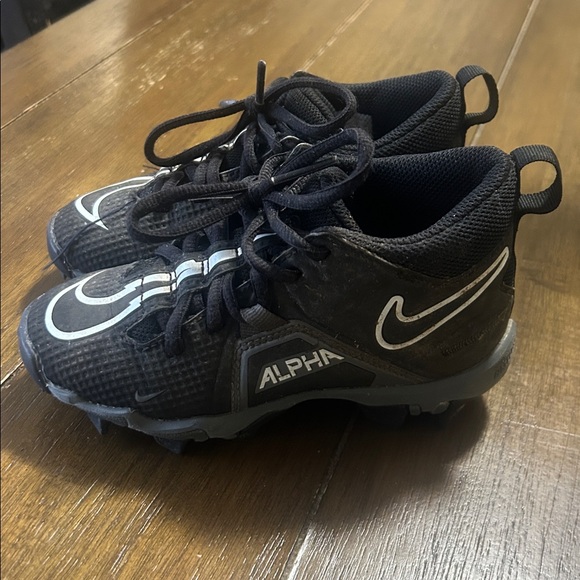 Nike Alpha Menace 3 Shark youth football cleats in black/white size 12C - Picture 3 of 5